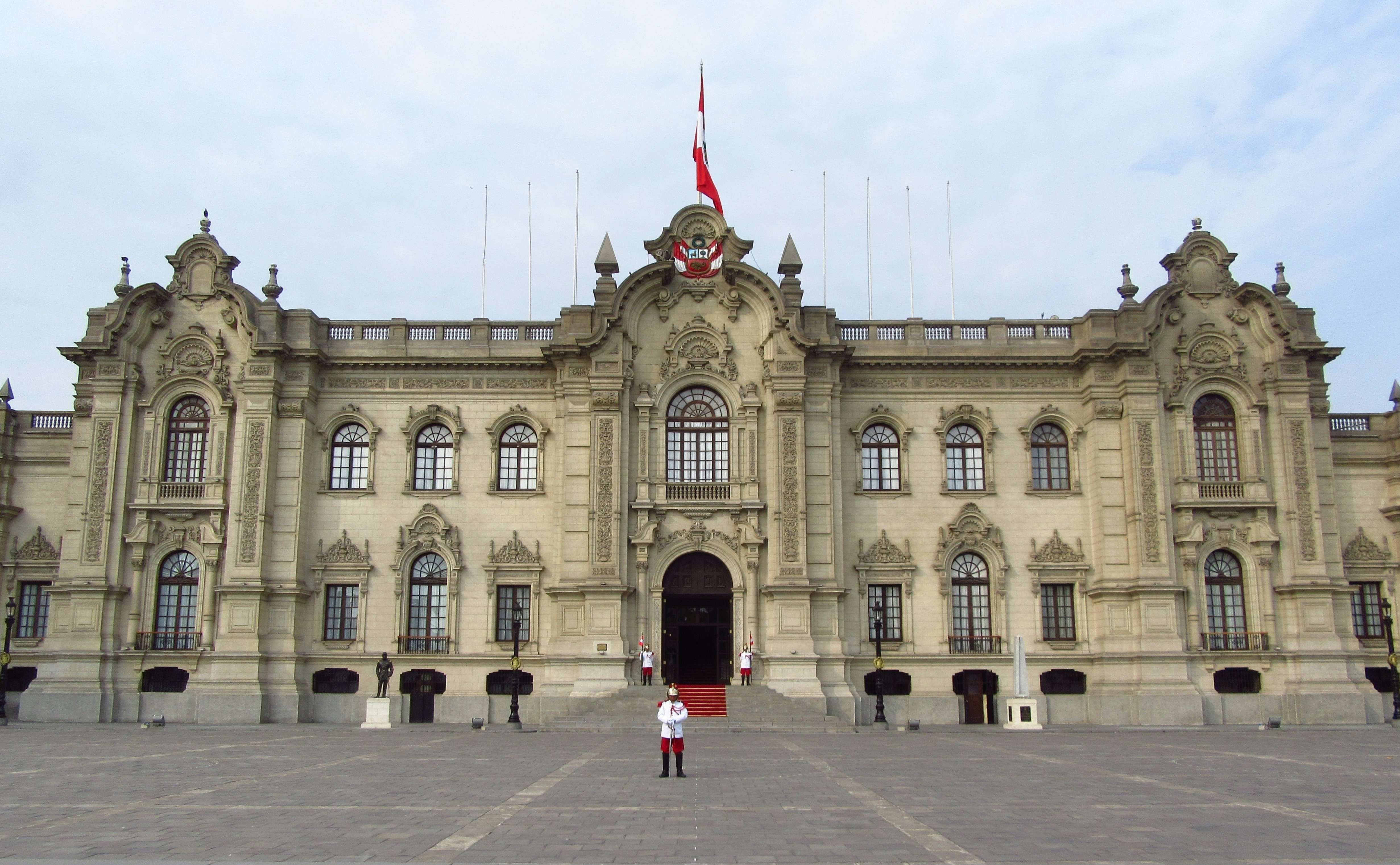 대통령궁 (Palacio de Gobierno)